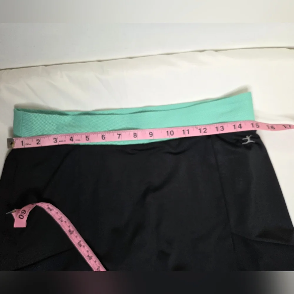 Danskin Size S Stylish Black Athletic Skorts (Skirt w/built-in Shorts) - Picture 12 of 12